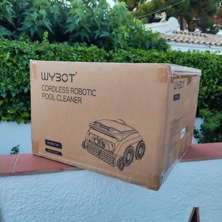 Robot Limpiafondos y paredes de piscina WYBOT B1