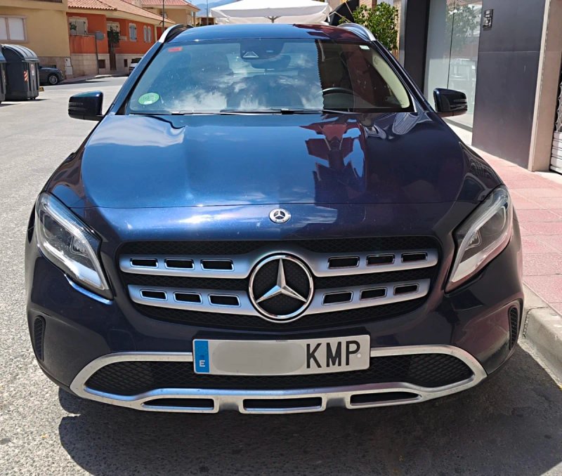 Mercedes-Benz GLA 2018 - foto 1