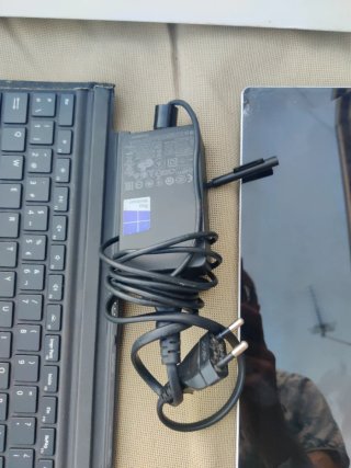 Microsoft Surface pro 4 con Teclado, AVERIADA