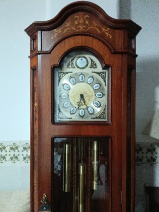 Reloj Junghans dorado y blanco