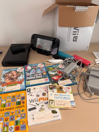 Nintendo Wii U Nera con 5 giochi e controller