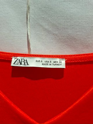 Vestido midi Zara rojo Talla S