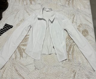 Camisa blanca con cremallera