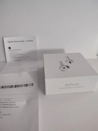 AirPods 4