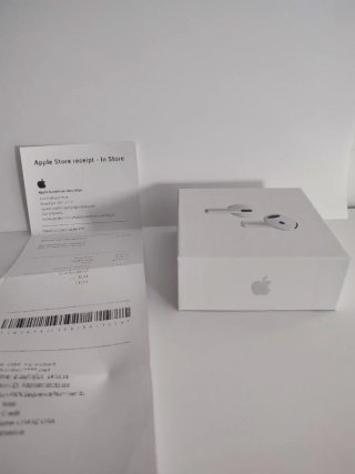 AirPods 4