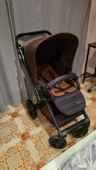 Cochecito de bebé y accesorios