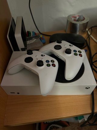 Xbox Series S Blanca con dos mandos