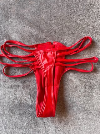 Tanga de hombre con cremallera frontal rojo