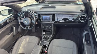 Volkswagen Beetle 2015 687973047