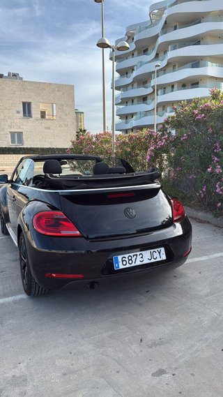 Volkswagen Beetle 2015 687973047