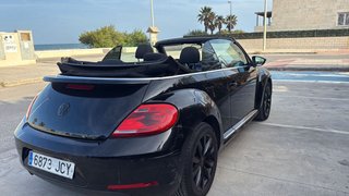 Volkswagen Beetle 2015 687973047