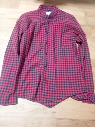 Camiseta cuadros roja y negra