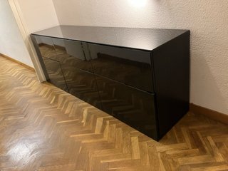Aparador IKEA negro brillo 180 cm