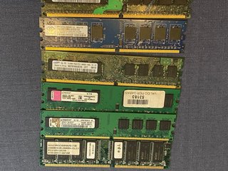 Lotto RAM DDR / DDR2 per PC Desktop – 8 moduli mis