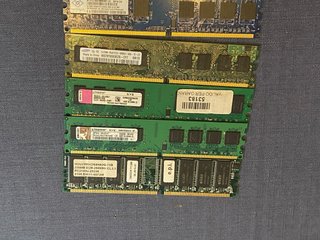 Lotto RAM DDR / DDR2 per PC Desktop – 8 moduli mis