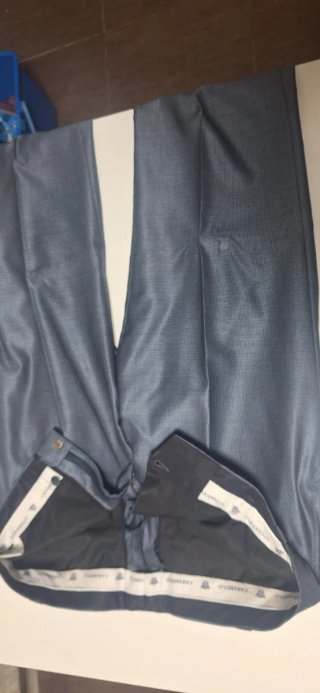 Traje azul grisáceo