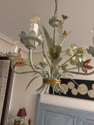 Lámpara de techo floral y 2 lamparas de mesita
