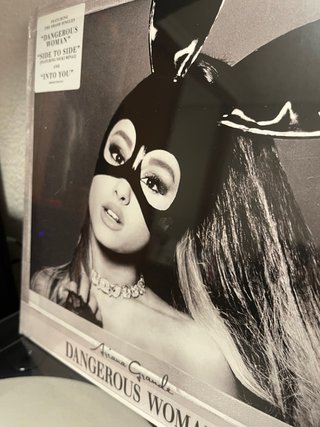 Dangerous woman Vinilo morado Ariana Grande