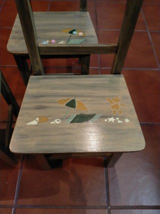Lote de 3 sillas infantiles de madera