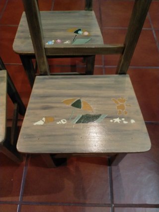Lote de 3 sillas infantiles de madera