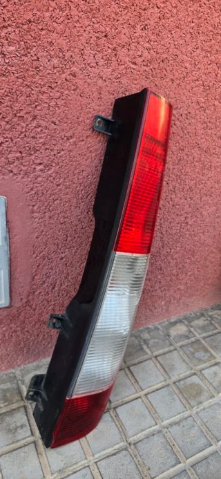 Piloto trasero coche Mercedes