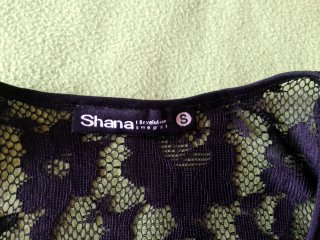 Blusa fiesta Shana sin mangas encaje