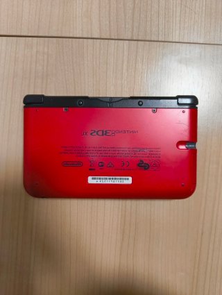 Nintendo 3DS XL + caricabatterie + scheda SD 32GB