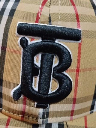 Cappello Burberry Beige Check