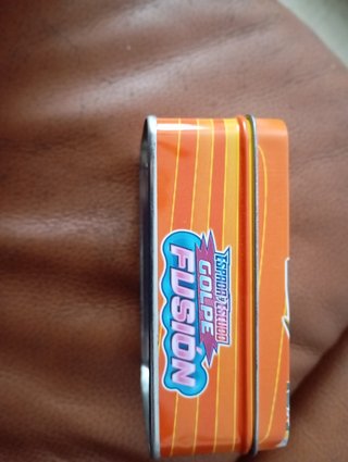 Caja Pokémon Fusión Golpe Espada Escudo