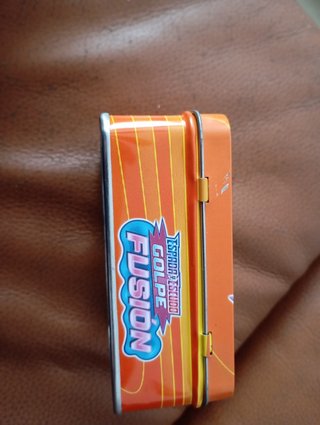Caja Pokémon Fusión Golpe Espada Escudo