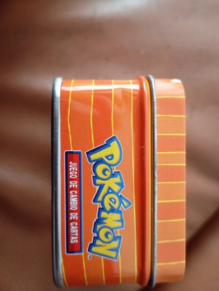 Caja Pokémon Fusión Golpe Espada Escudo