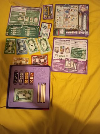 Juego de mesa Virus! Roll & Write
