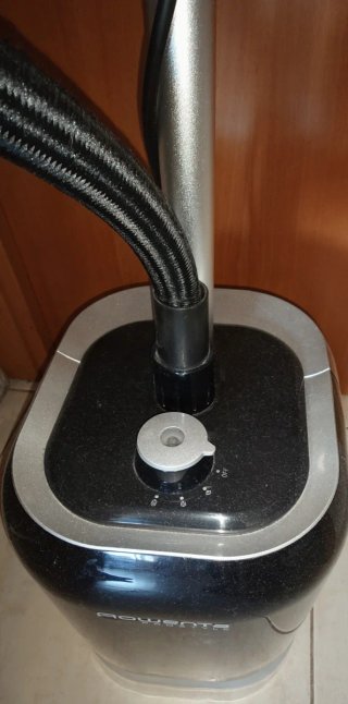 Plancha Vertical Rowenta Negra