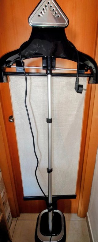 Plancha Vertical Rowenta Negra
