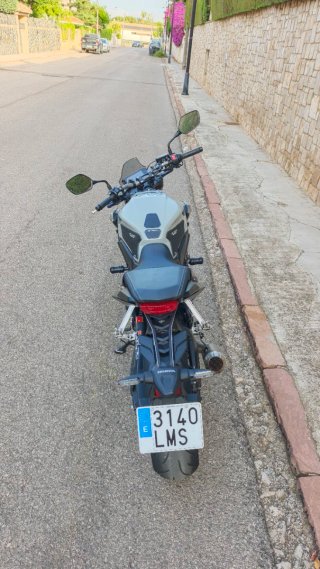 Honda CB650R Gris/Plata 2021