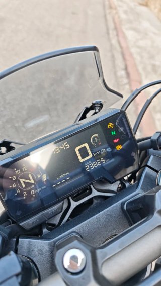 Honda CB650R Gris/Plata 2021