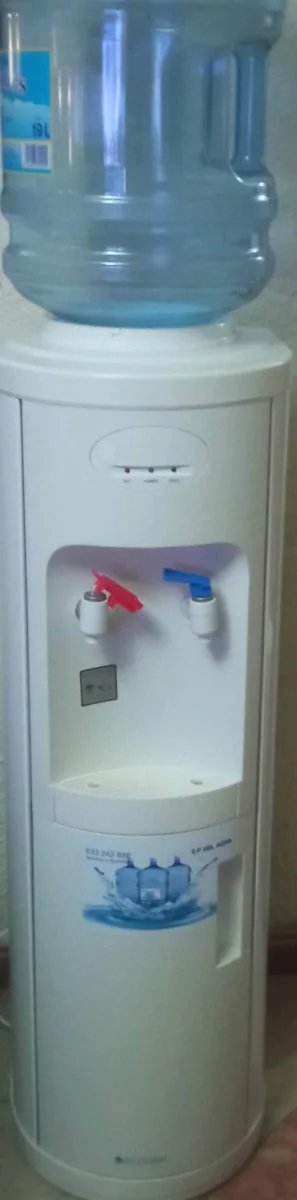 Dispensador Agua Fría y Caliente con botellón.
