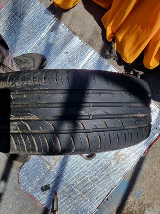 Neumático Continental 215/55 R18 99V