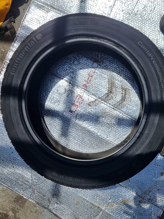 Neumático Continental 215/55 R18 99V