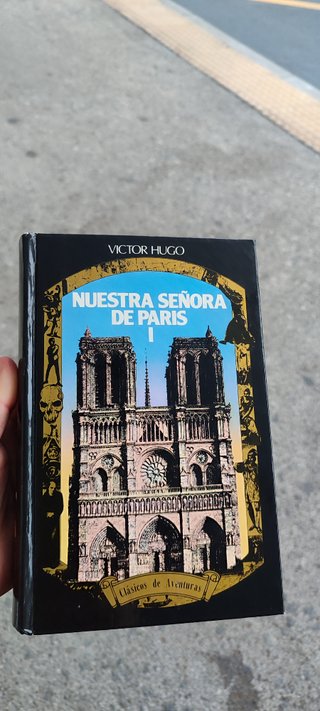 Libro ilustrado Nuestra señora de Paris I. de Vict
