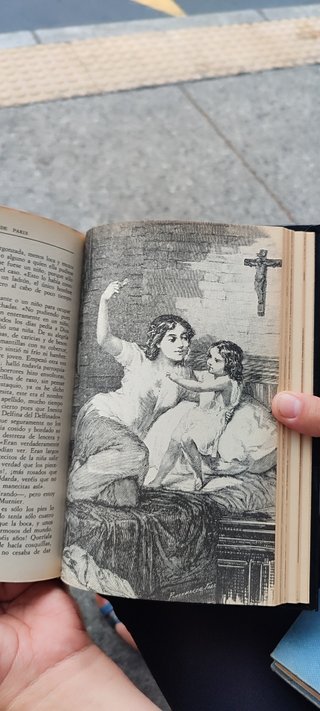 Libro ilustrado Nuestra señora de Paris I. de Vict
