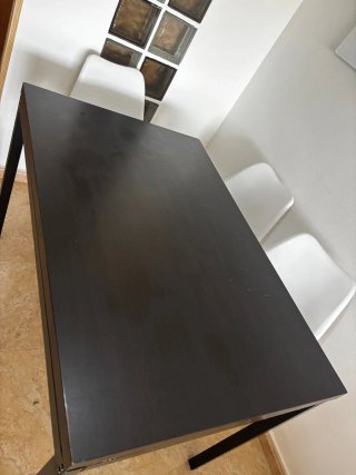 Mesa de comedor moderna
