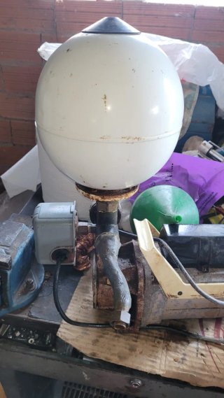 Bomba de agua con presurizador