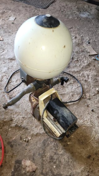 Bomba de agua con presurizador