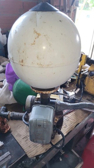 Bomba de agua con presurizador