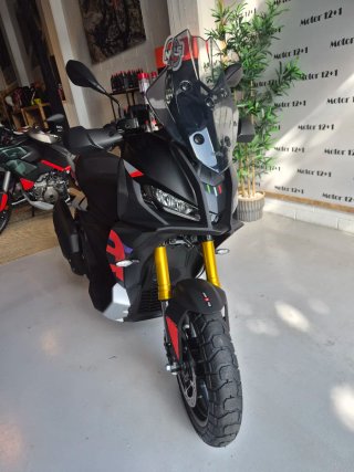 Aprilia SR GT 400 replica rally