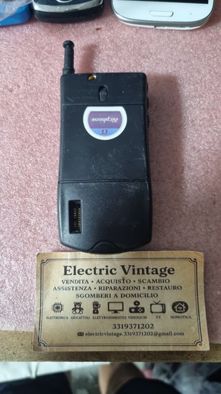 *K0781NN-Cellulare Philips Genie