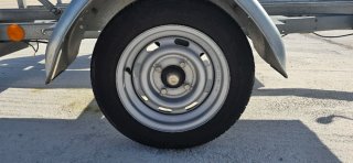 Remolque para motos basculante con rampa