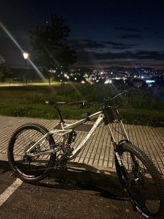 Bicicleta Ghost DH 9000