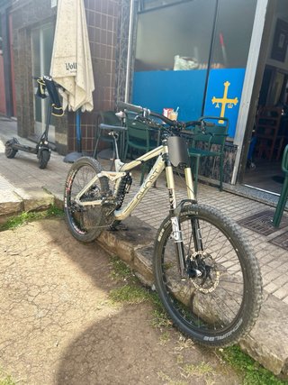 Bicicleta Ghost DH 9000